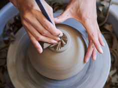 職人の手仕事による仕上げ